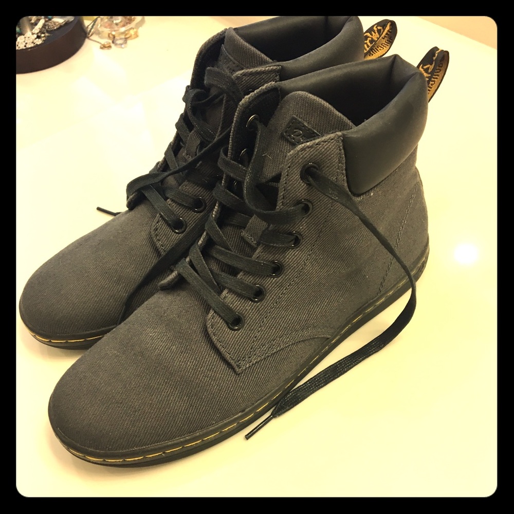 Dr. Marten’s Grey Canvas Shoes Women’s Size 8